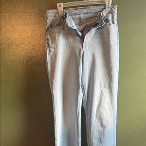 Old Navy Women's Straight Leg Jeans in Light Blue